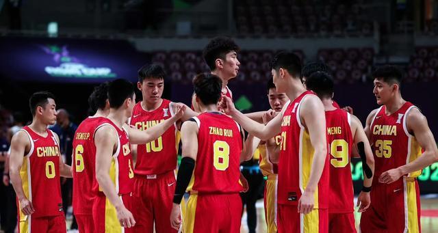 球迷展现了, src