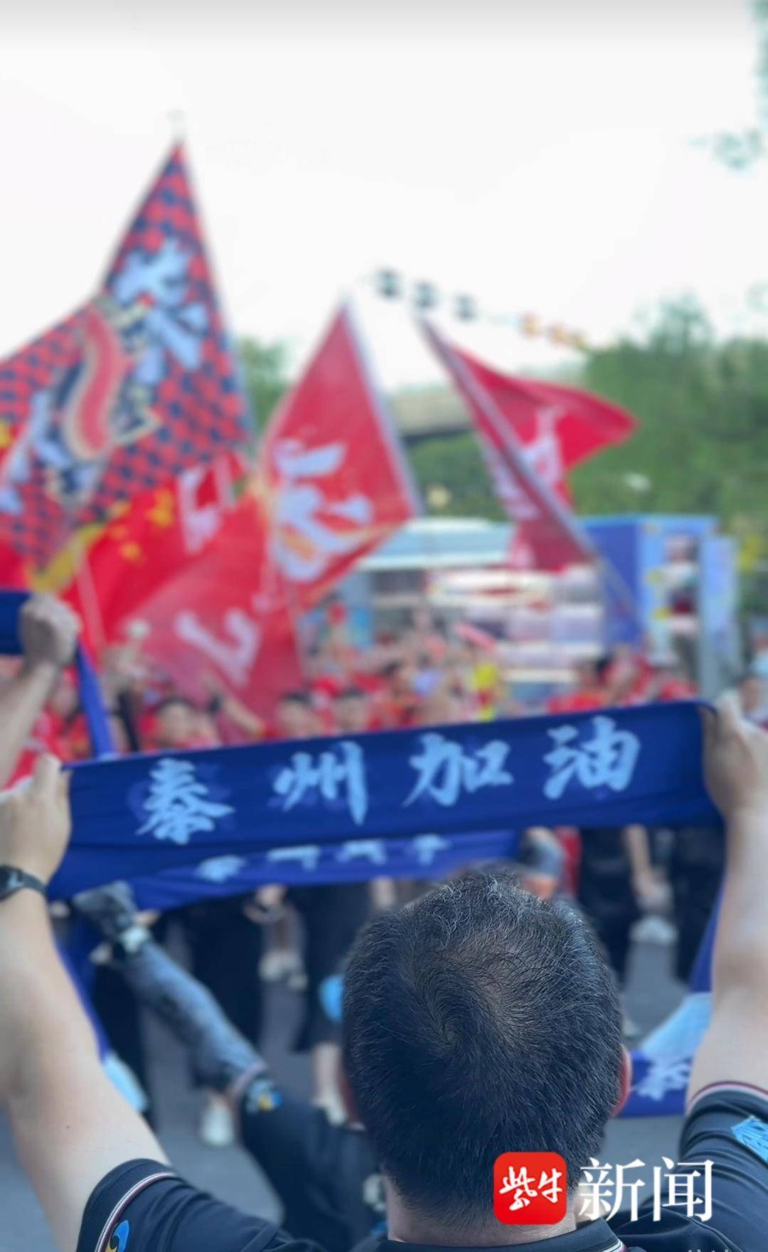 第九轮现场, 声浪响彻球, KDhR