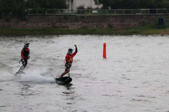 让内陆地区, om, 霍尔斯基获