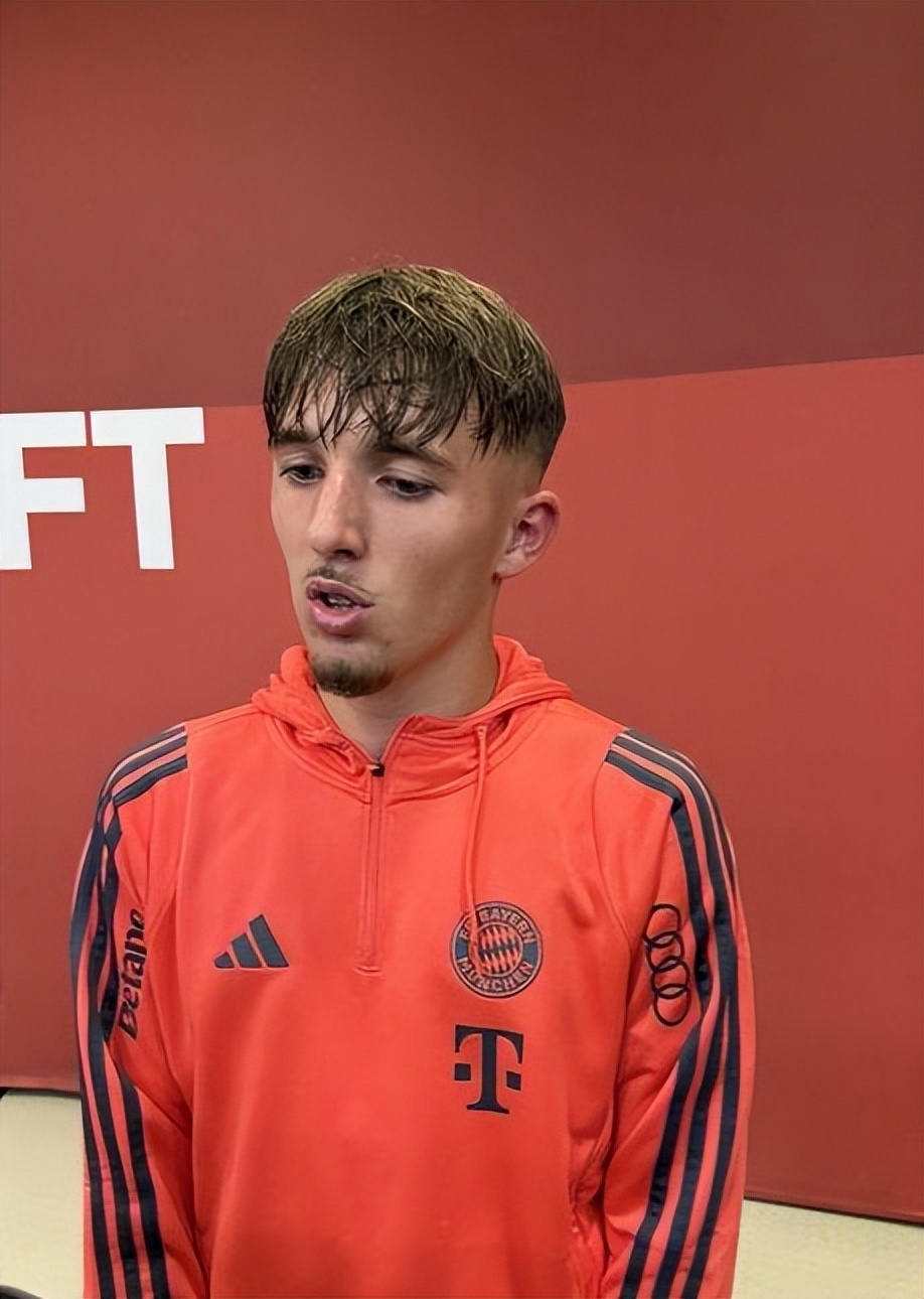 成了各家球, 和队友们的